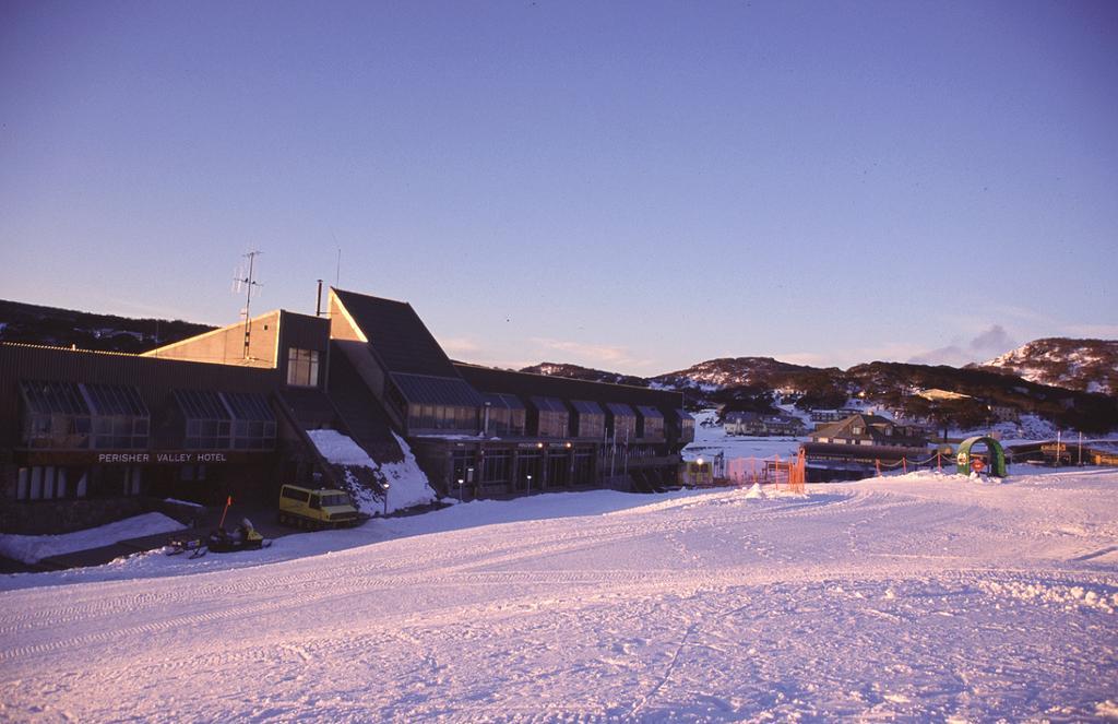 The Perisher Valley Hotel Zewnętrze zdjęcie